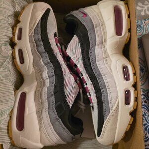 Nike sb air max 95 womens size 7
